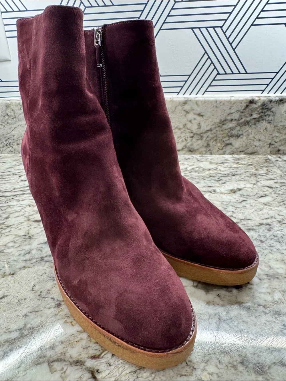 Lola Cruz Women’s Suede Ankle Boots in Burgundy Size 40 Never Worn